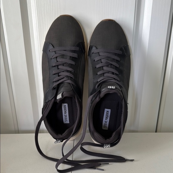 MEN’S STEVE MADDEN DARK GRAY SNEAKERS (sz 11) - Picture 1 of 8